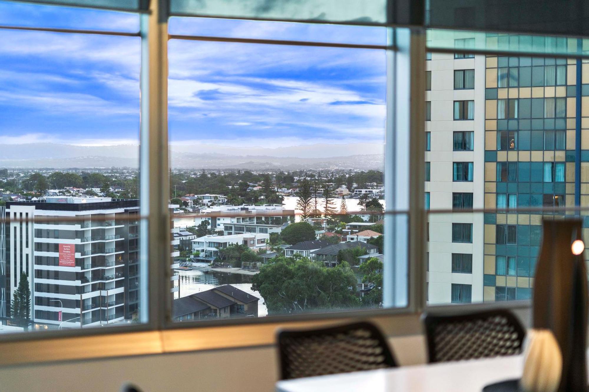 Q Tower At Surfers Paradise - Self Contained Apartments Гоулд Коуст Екстериор снимка