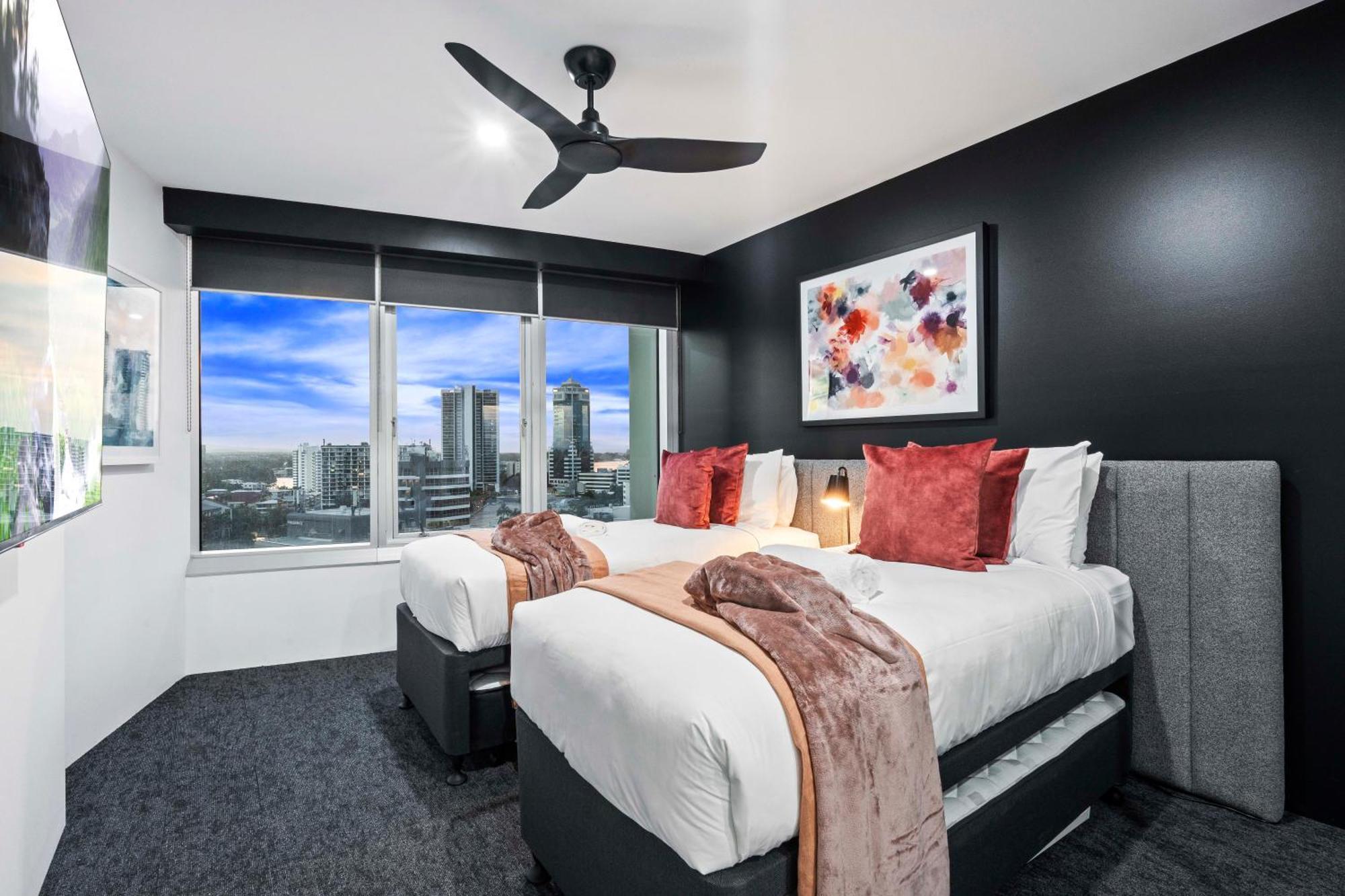Q Tower At Surfers Paradise - Self Contained Apartments Гоулд Коуст Екстериор снимка