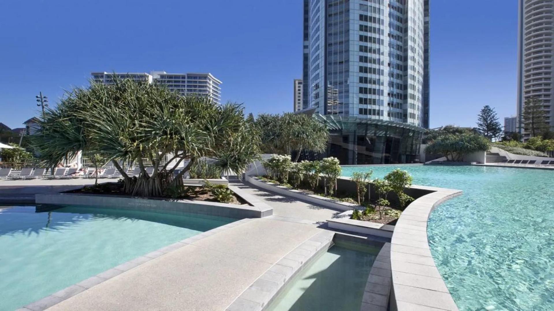Q Tower At Surfers Paradise - Self Contained Apartments Гоулд Коуст Екстериор снимка