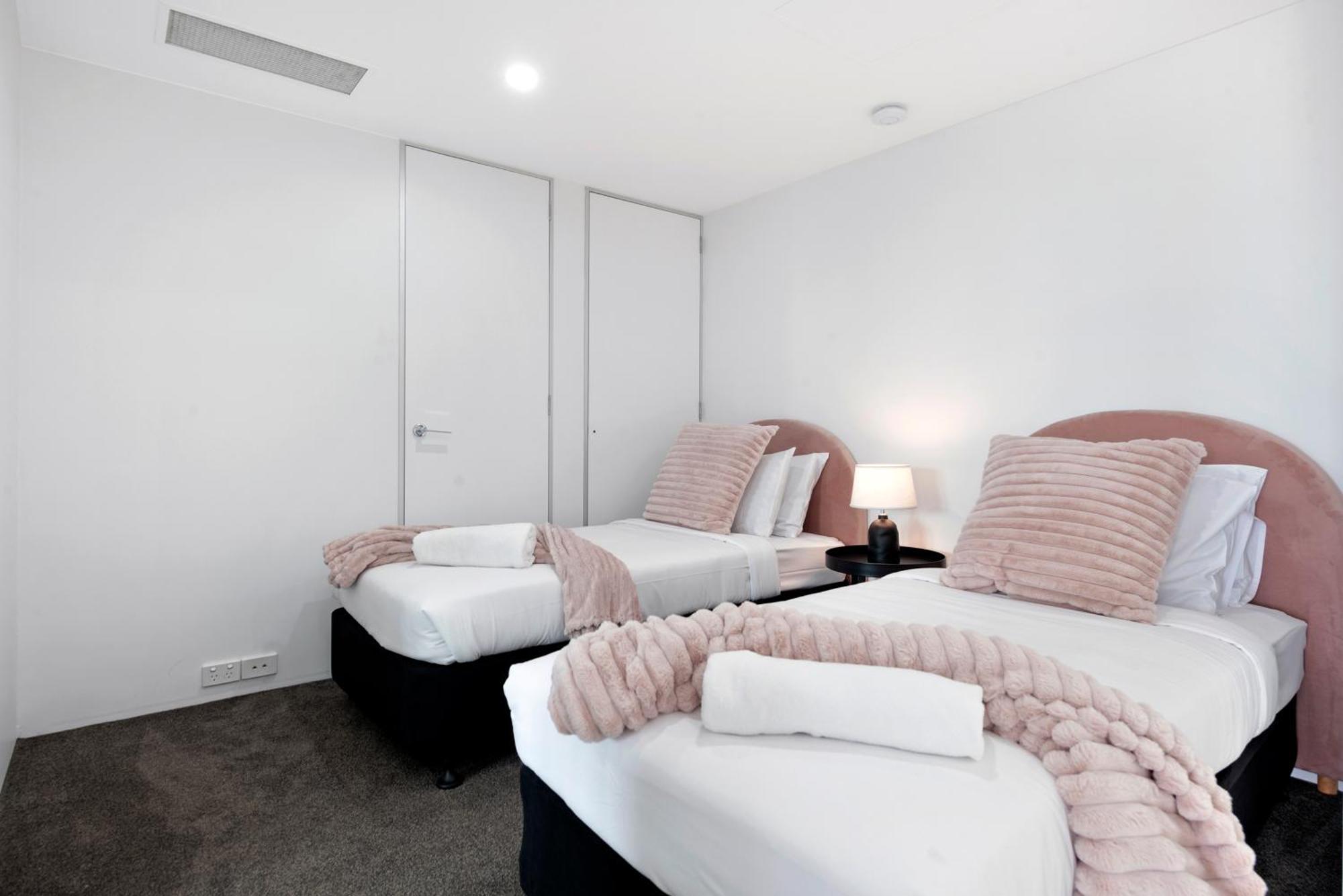 Q Tower At Surfers Paradise - Self Contained Apartments Гоулд Коуст Екстериор снимка