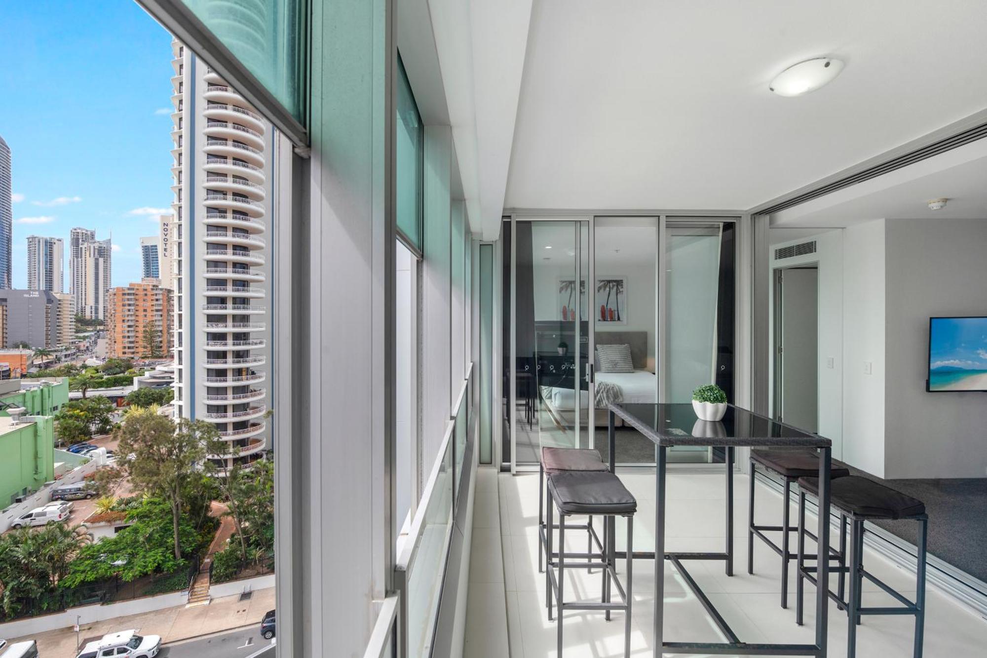 Q Tower At Surfers Paradise - Self Contained Apartments Гоулд Коуст Екстериор снимка
