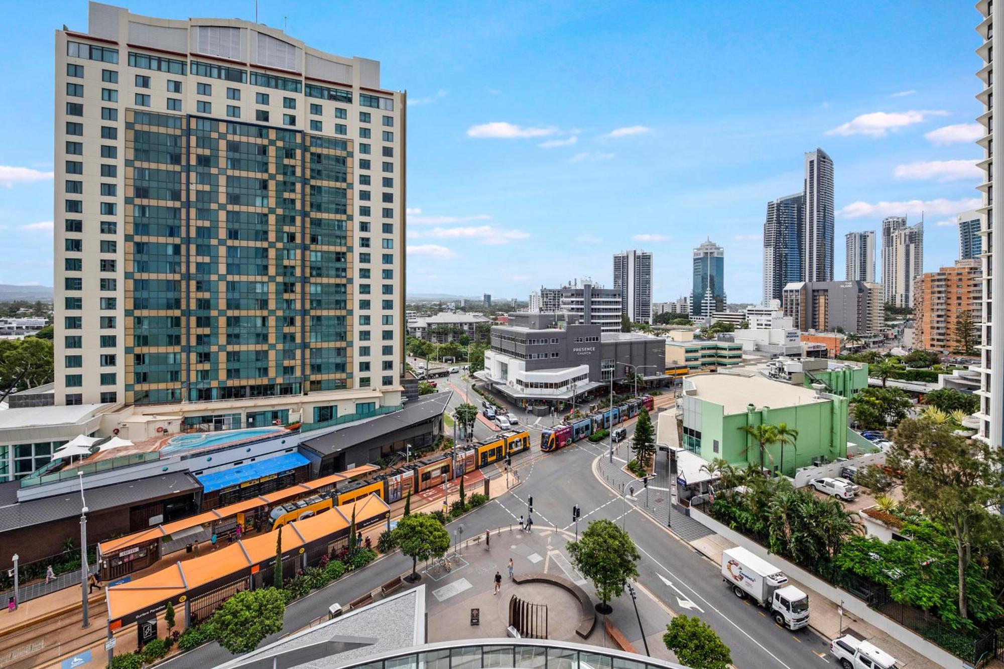 Q Tower At Surfers Paradise - Self Contained Apartments Гоулд Коуст Екстериор снимка