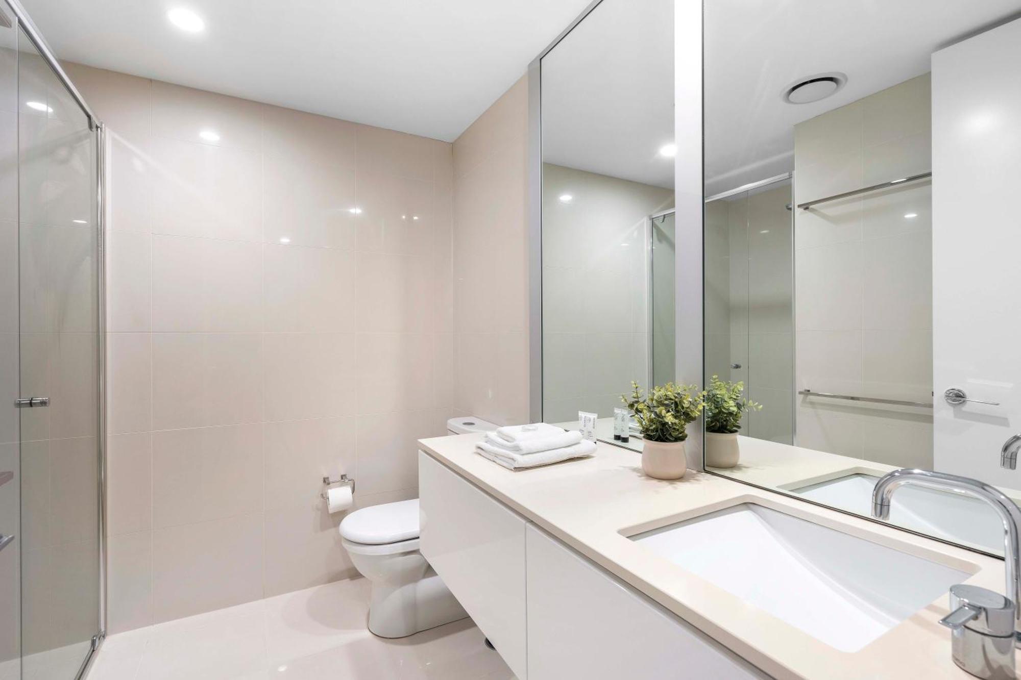 Q Tower At Surfers Paradise - Self Contained Apartments Гоулд Коуст Екстериор снимка