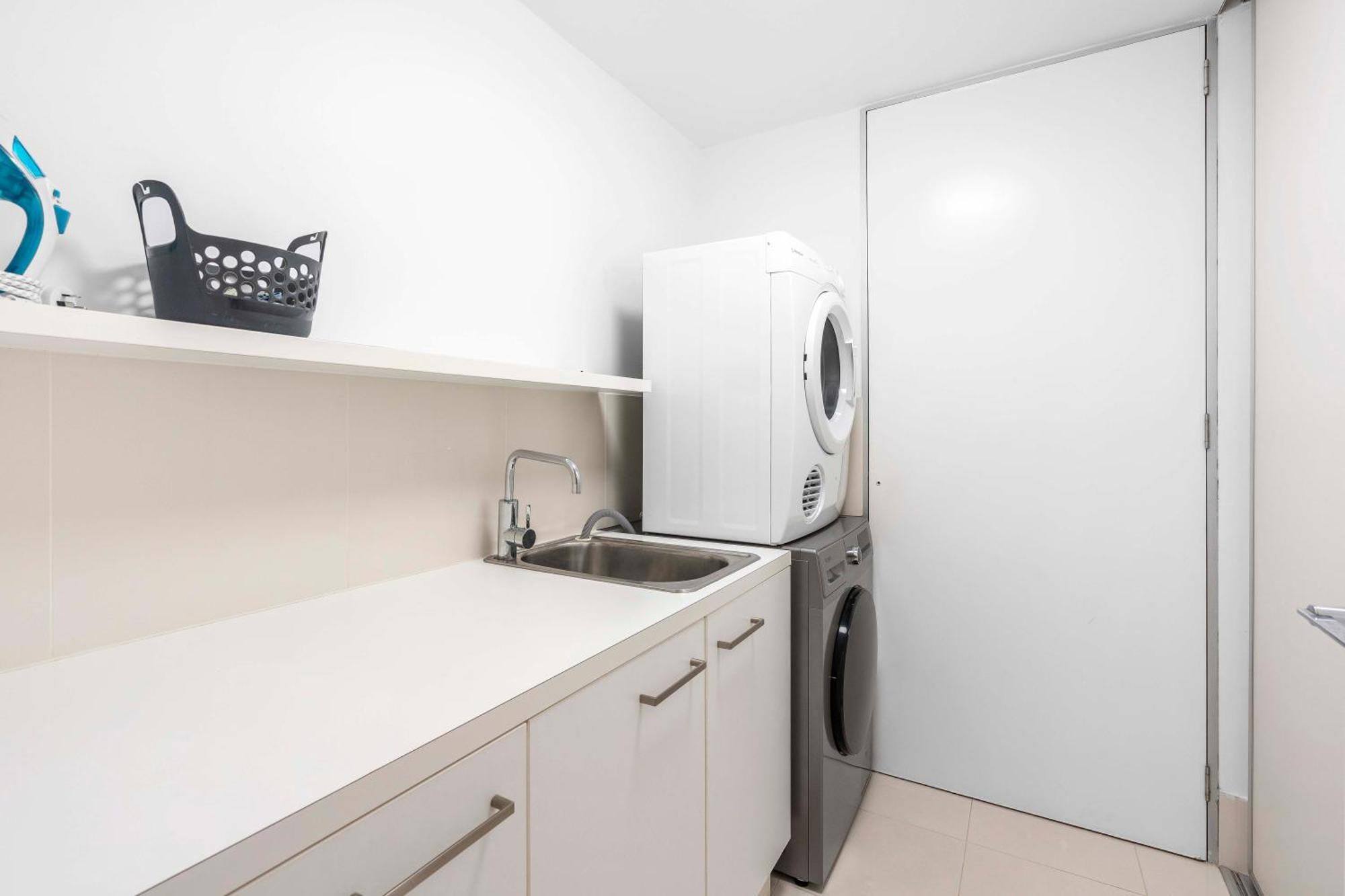 Q Tower At Surfers Paradise - Self Contained Apartments Гоулд Коуст Екстериор снимка