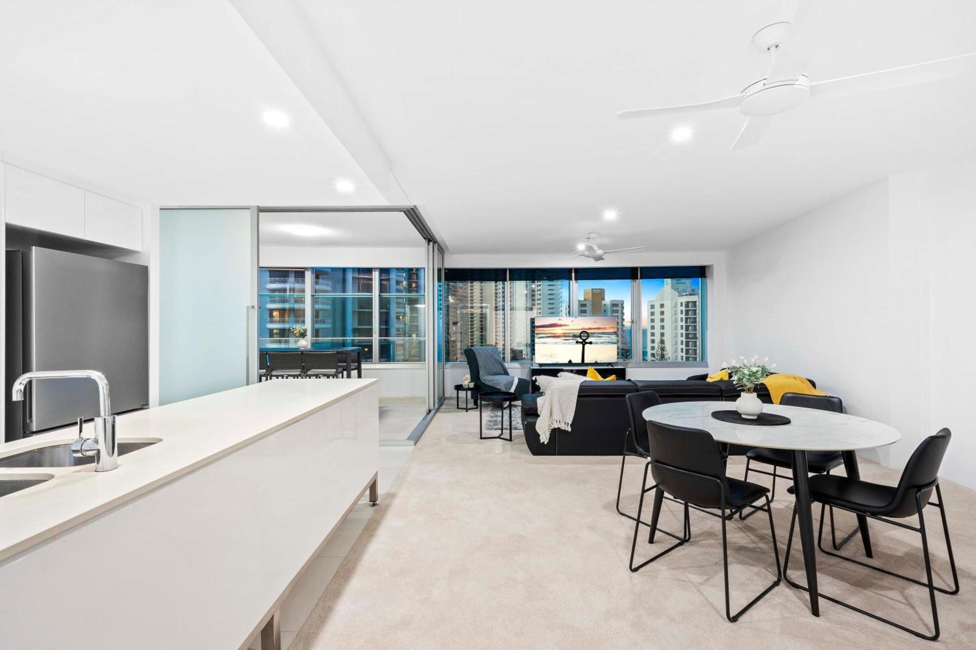 Q Tower At Surfers Paradise - Self Contained Apartments Гоулд Коуст Екстериор снимка