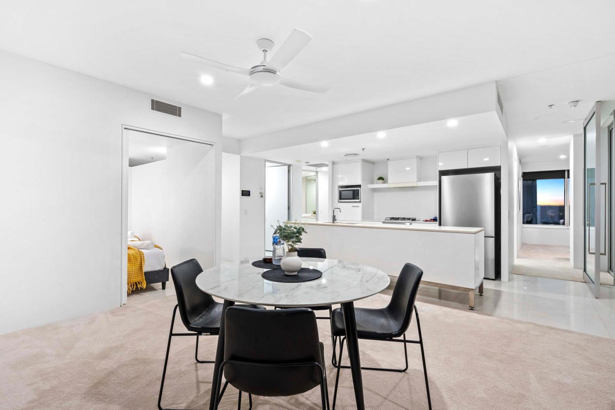 Q Tower At Surfers Paradise - Self Contained Apartments Гоулд Коуст Екстериор снимка