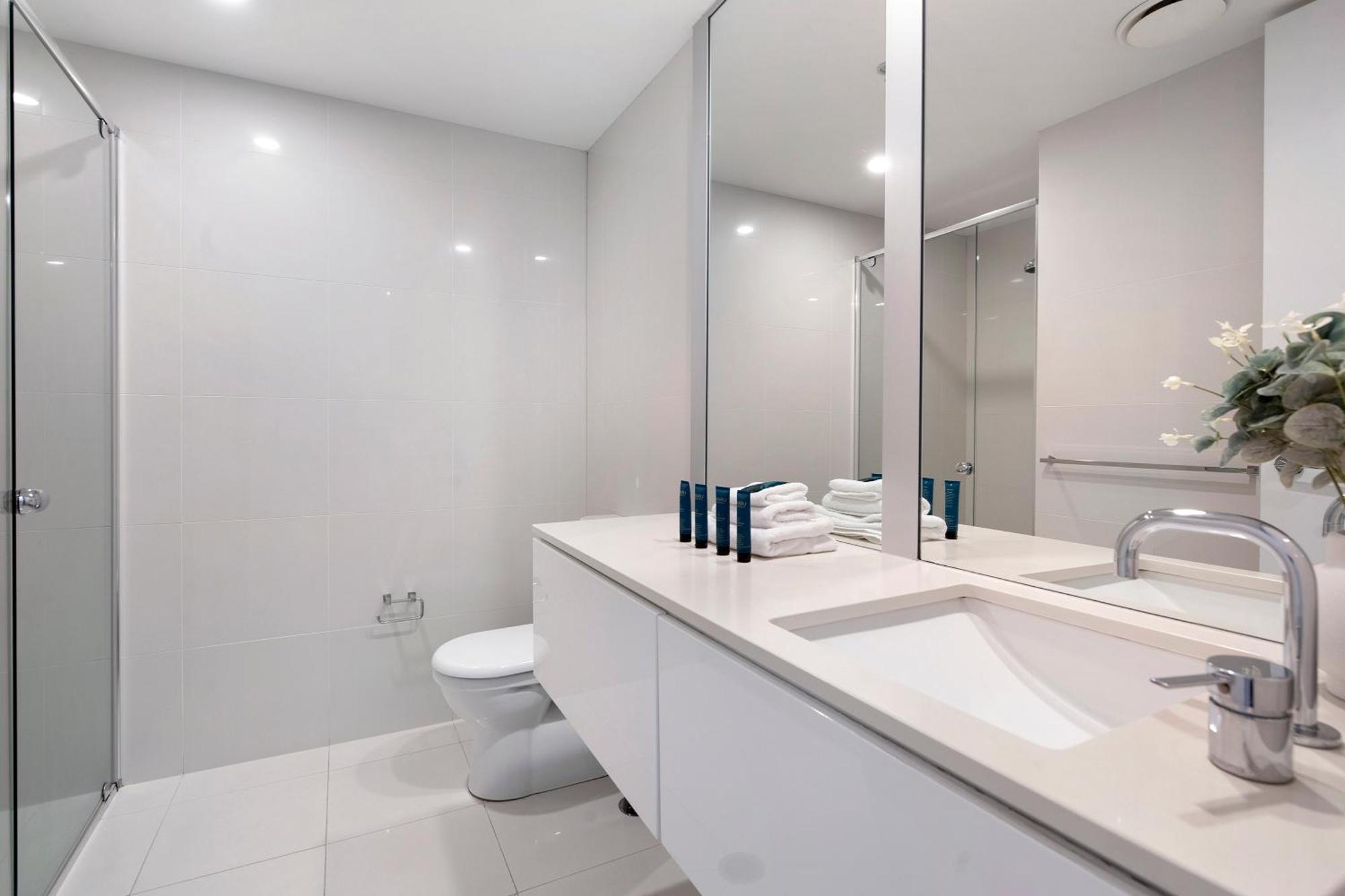 Q Tower At Surfers Paradise - Self Contained Apartments Гоулд Коуст Екстериор снимка